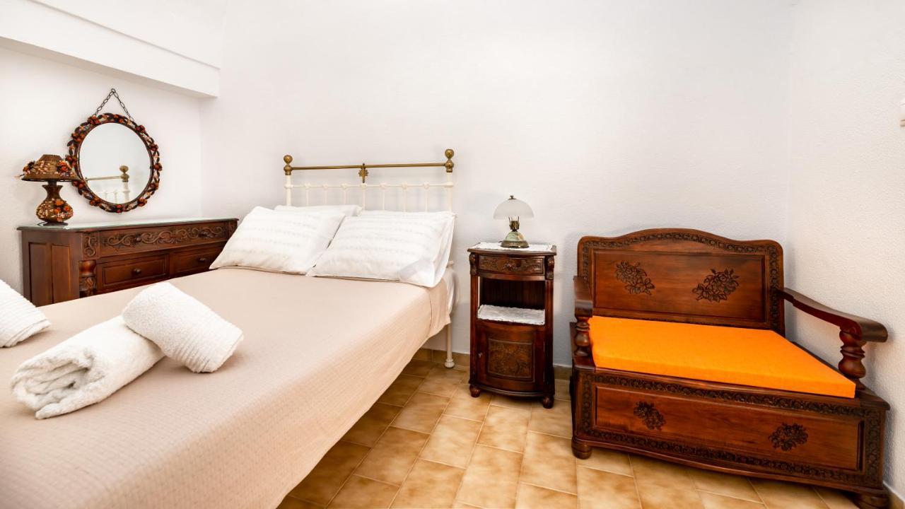 Authentic Santorinian Home Experience Fira  Dış mekan fotoğraf